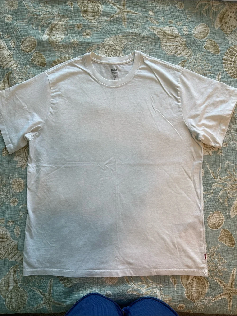 Levi's Essential Relaxed Fit White T-shirt